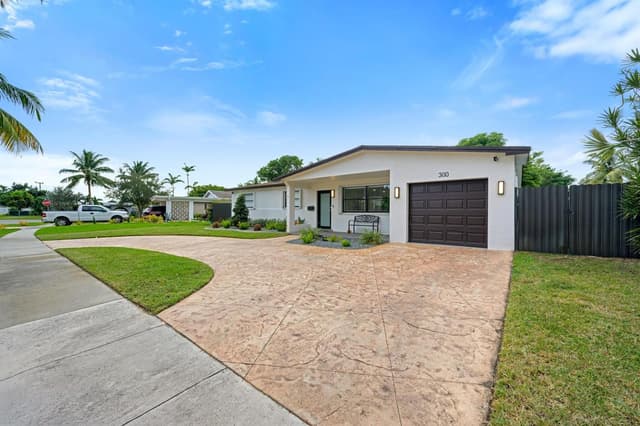 300 SW 65th Way, Pembroke Pines FL 33023 - Pembroke Pines, FL - Photo 2
