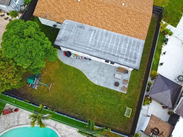 300 SW 65th Way, Pembroke Pines FL 33023 - Pembroke Pines, FL - Photo 3