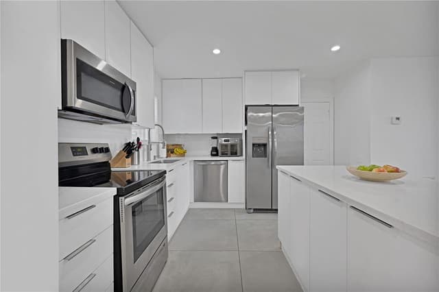 300 SW 65th Way, Pembroke Pines FL 33023 - Pembroke Pines, FL - Photo 5