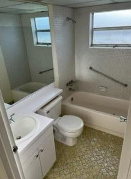 193 Saxony E, Delray Beach FL 33446 - Delray Beach, FL - Photo 2