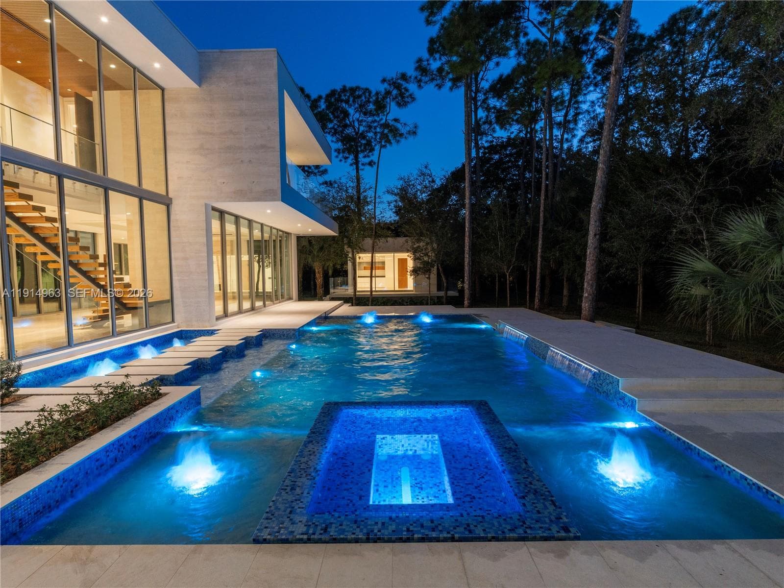 6720 SW 98th St, Pinecrest FL 33156