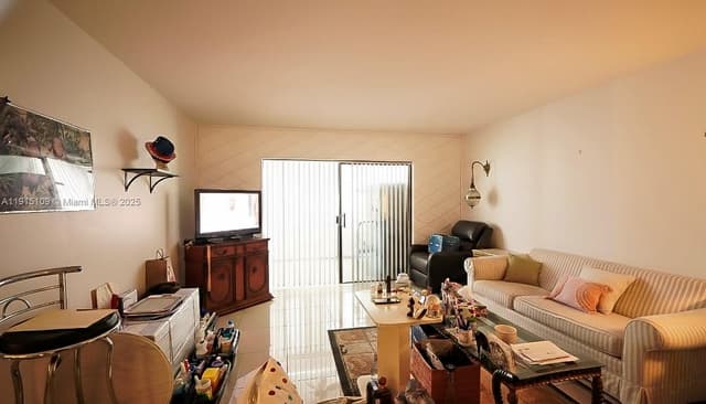 3940 NW 42nd Ave # 215, Lauderdale Lakes FL 33319 - Lauderdale Lakes, FL - Photo 2