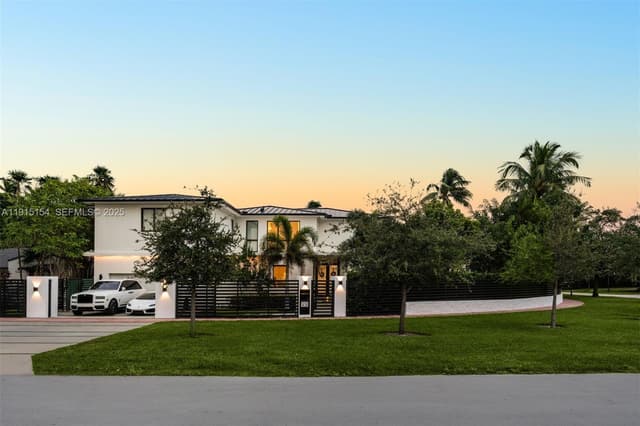795 Lakeview Dr, Miami Beach FL 33140 - Miami Beach, FL - Photo 3