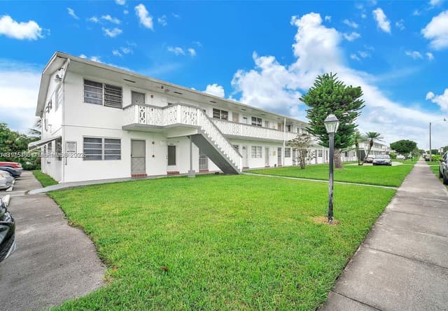 122 NE 204th St # 3, Miami Gardens FL 33179 - Miami Gardens, FL - Photo 2