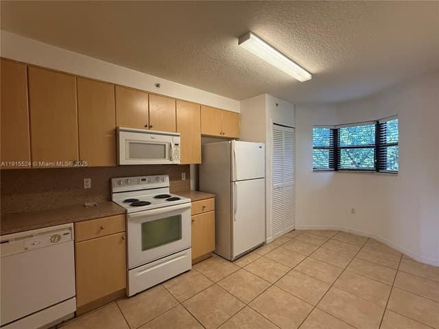 22901 SW 88th Pl # 205, Cutler Bay FL 33190 - Cutler Bay, FL - Photo 3