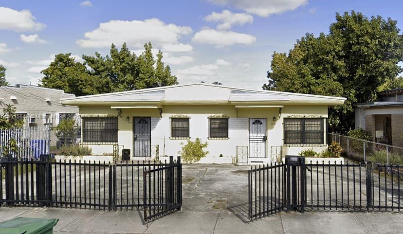 2009 NW 34th St, Miami FL 33142