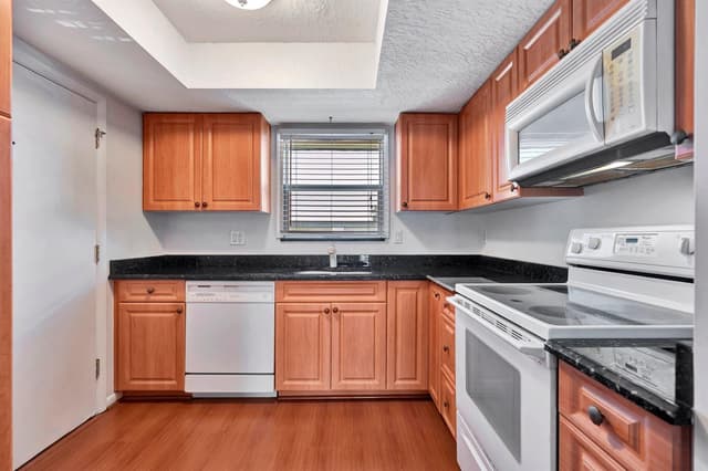 121 Wettaw Lane # 211, North Palm Beach FL 33408 - North Palm Beach, FL - Photo 5