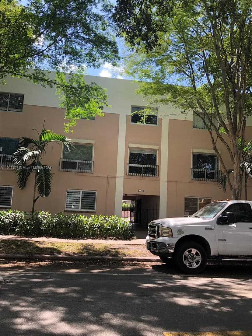 1110 Salzedo St # 2G, Coral Gables FL 33134