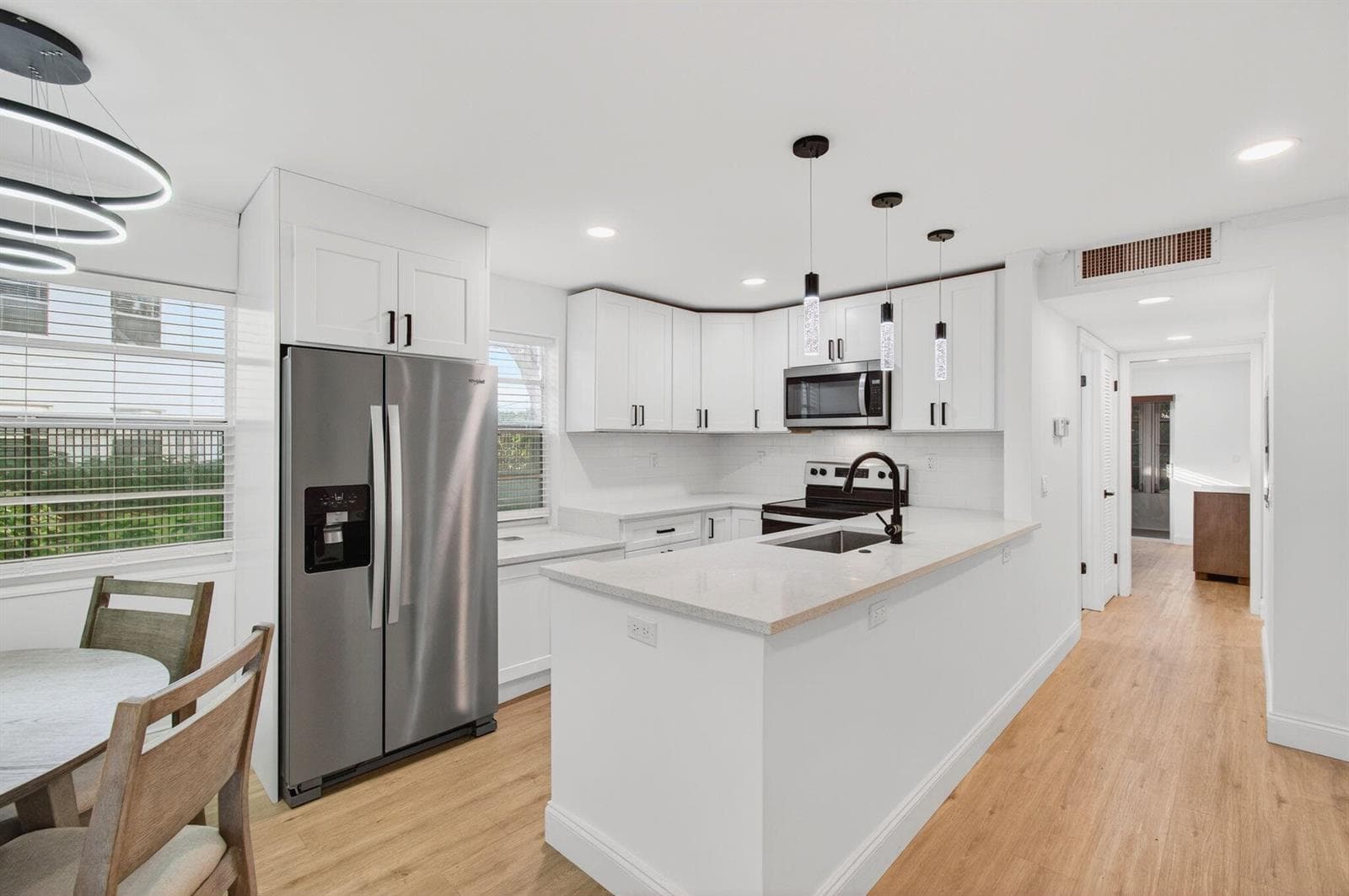 449 Normandy J, Delray Beach FL 33484 - Delray Beach, FL - Photo 1
