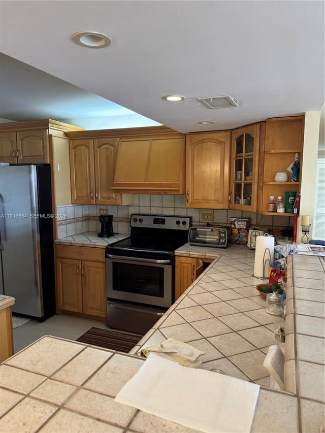 800 NE 195th St # 714, Miami FL 33179 - Miami, FL - Photo 6
