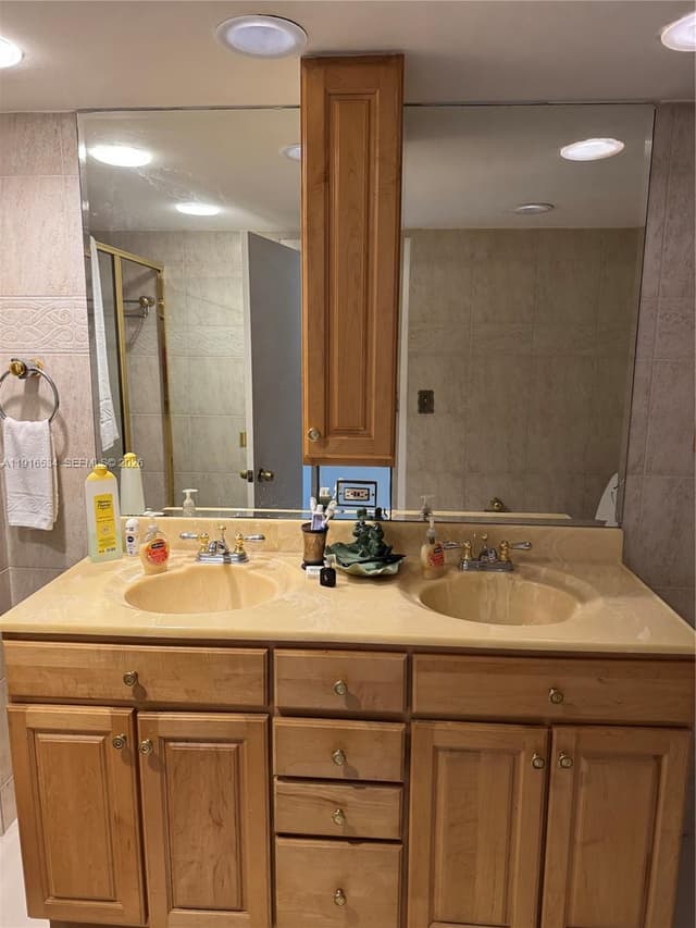 800 NE 195th St # 714, Miami FL 33179 - Miami, FL - Photo 4
