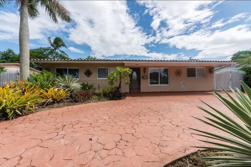 10260 SW 48th St, Miami FL 33165