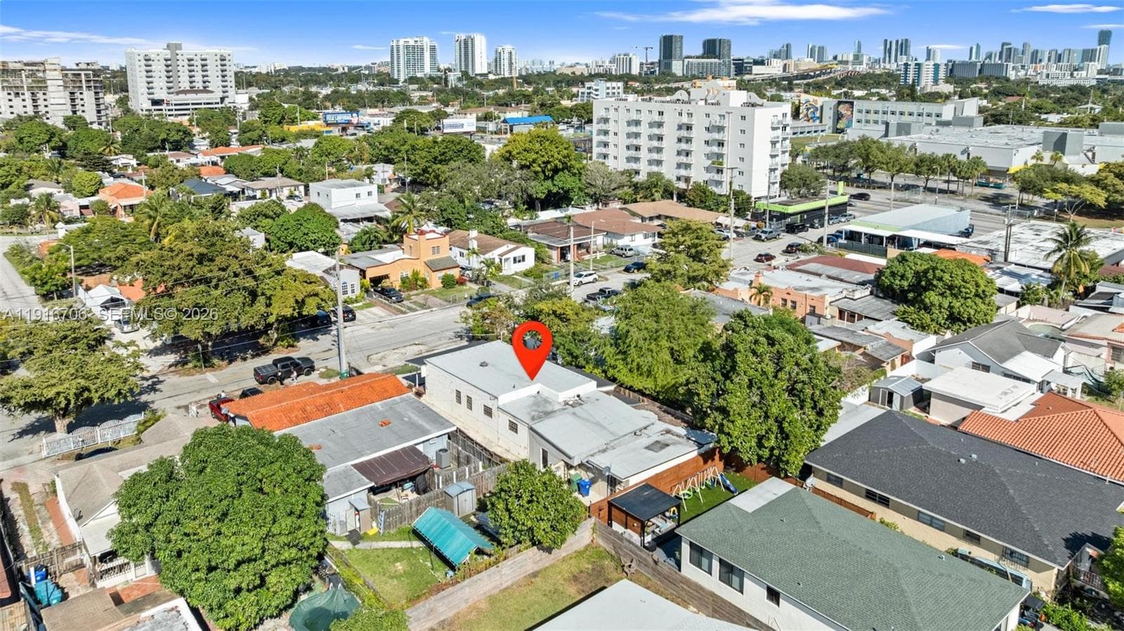 2262 NW 4th St, Miami FL 33125