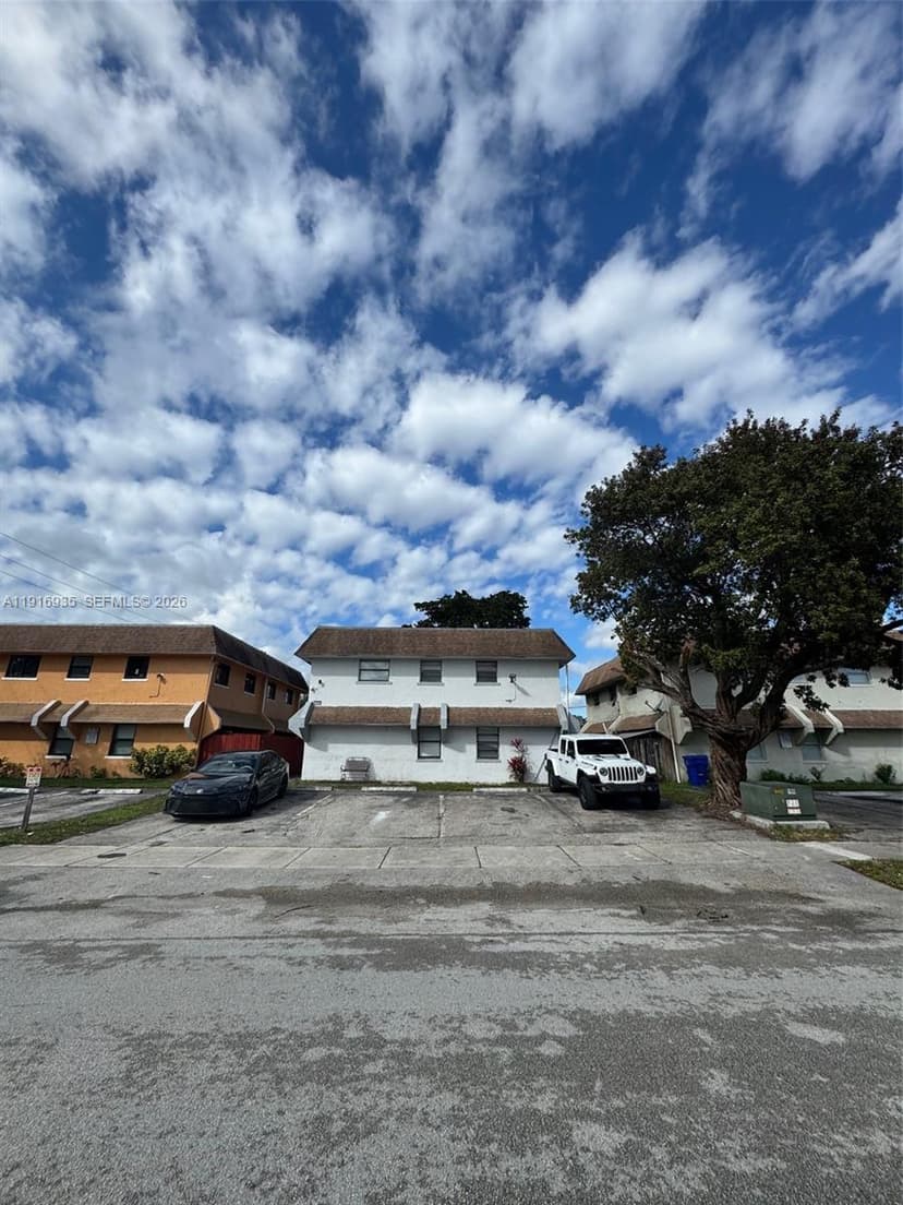 1741 SW 40th Ter, Fort Lauderdale FL 33317