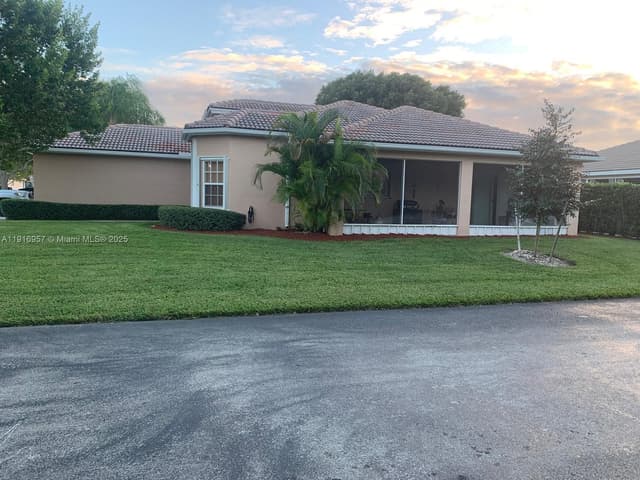 462 SE 23rd Dr, Homestead FL 33033 - Homestead, FL - Photo 2