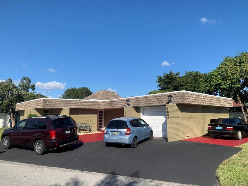 4802 Bayberry Ln, Tamarac FL 33319