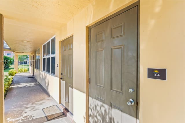 9121 Sunrise Lakes Blvd # 104, Sunrise FL 33322 - Sunrise, FL - Photo 2