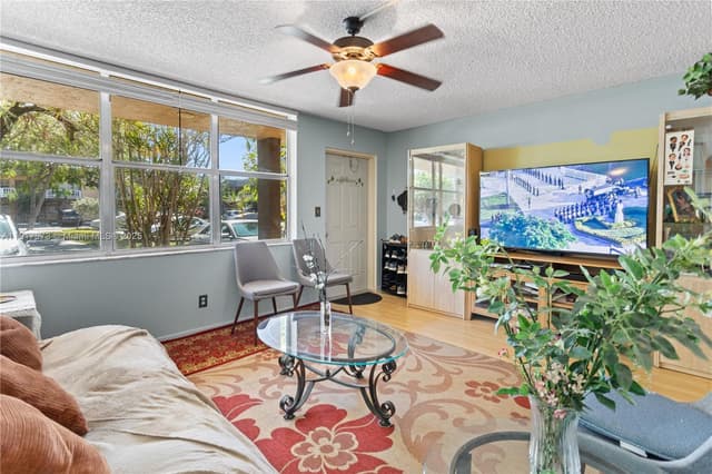 9121 Sunrise Lakes Blvd # 104, Sunrise FL 33322 - Sunrise, FL - Photo 5