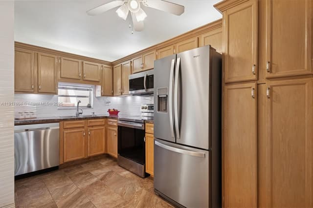 700 S Hollybrook Dr # 201, Pembroke Pines FL 33025 - Pembroke Pines, FL - Photo 2