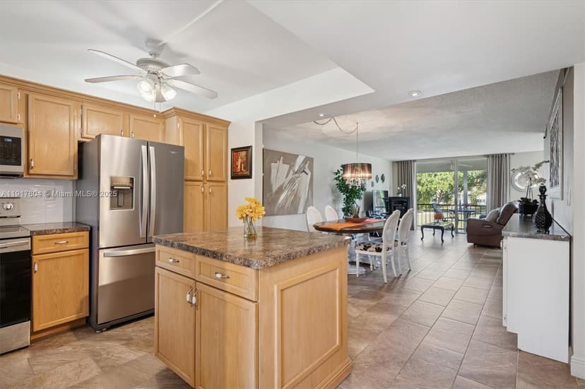 700 S Hollybrook Dr # 201, Pembroke Pines FL 33025