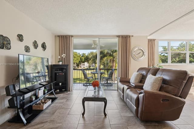 700 S Hollybrook Dr # 201, Pembroke Pines FL 33025 - Pembroke Pines, FL - Photo 5