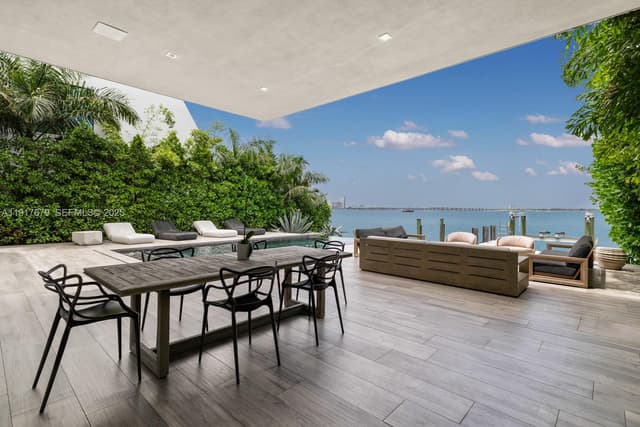 1379 N Venetian Way, Miami FL 33139 - Miami, FL - Photo 7