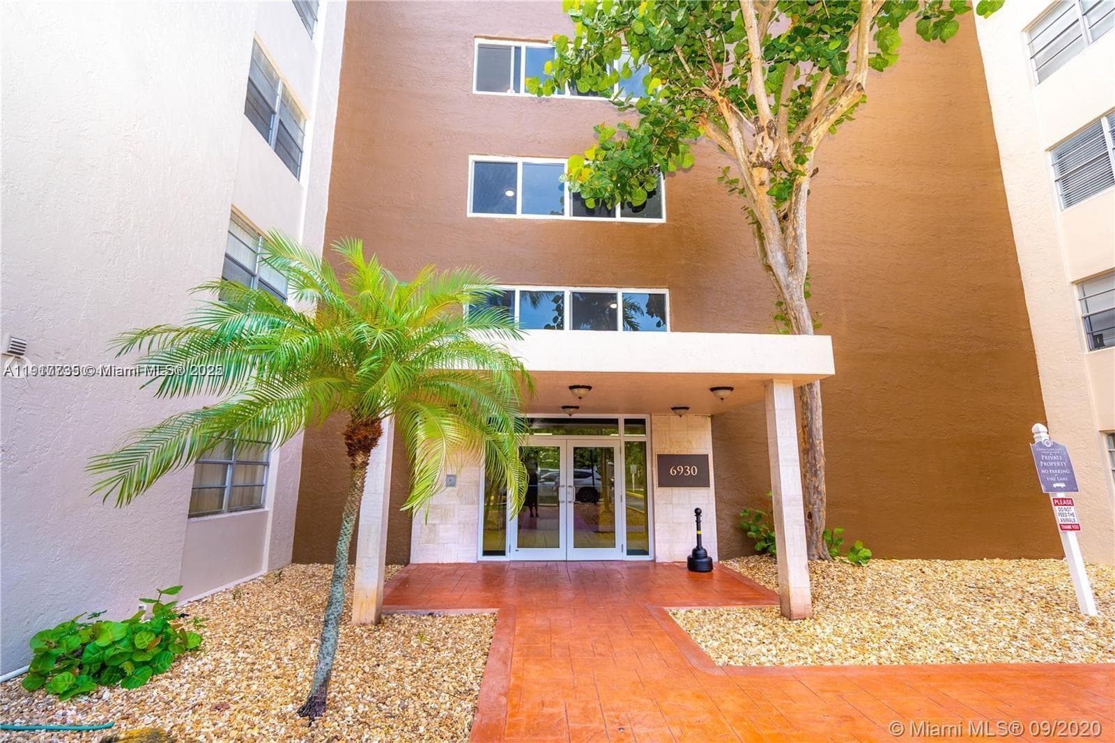 6930 Miami Gardens Dr # 410, Hialeah FL 33015 - Hialeah, FL - Photo 1