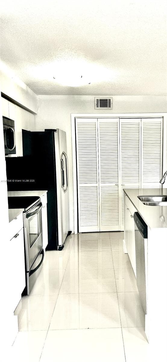 977 Riverside Dr # 211, Coral Springs FL 33071 - Coral Springs, FL - Photo 3