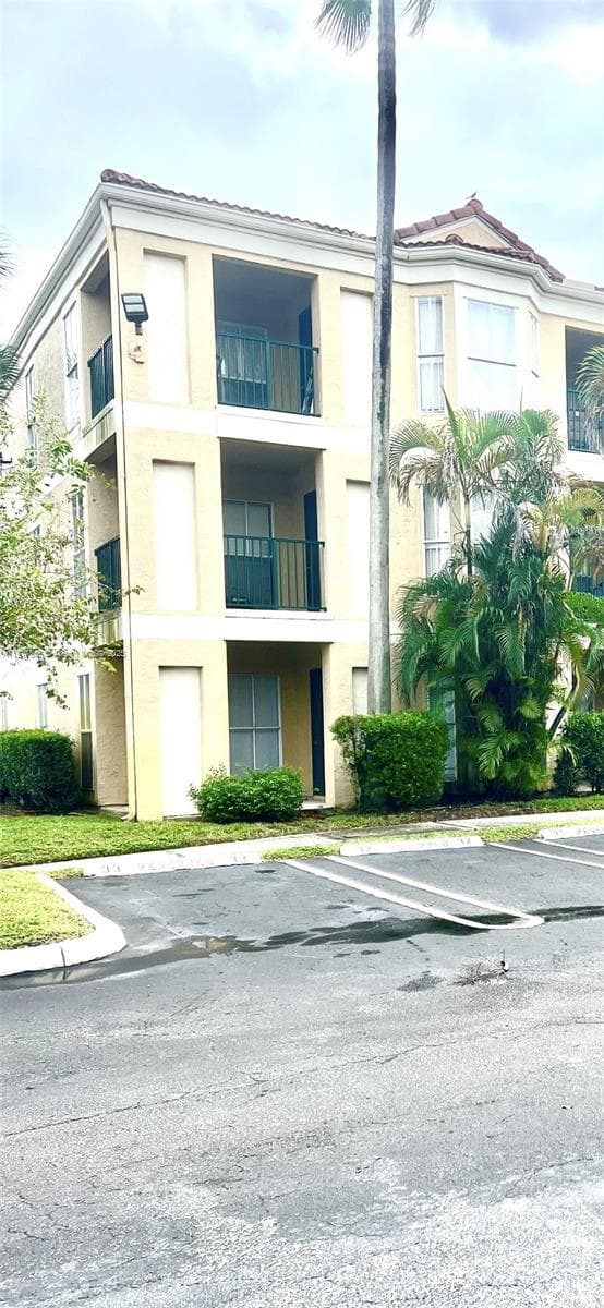 977 Riverside Dr # 211, Coral Springs FL 33071 - Coral Springs, FL - Photo 1