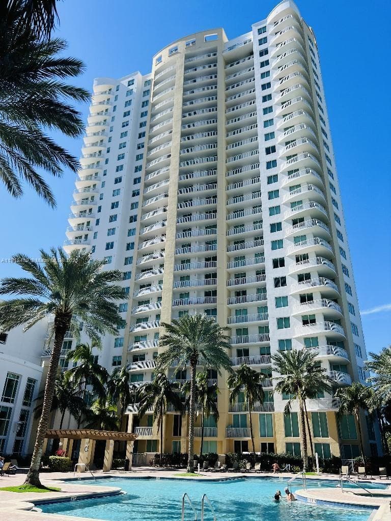 1745 E Hallandale Beach Blvd # 1807W, Hallandale Beach FL 33009