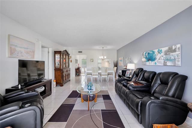 7807 Golf Circle Drive # 211, Margate FL 33063 - Margate, FL - Photo 5