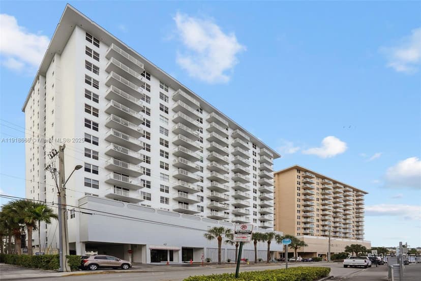 427 Golden Isles Dr # 11F, Hallandale Beach FL 33009