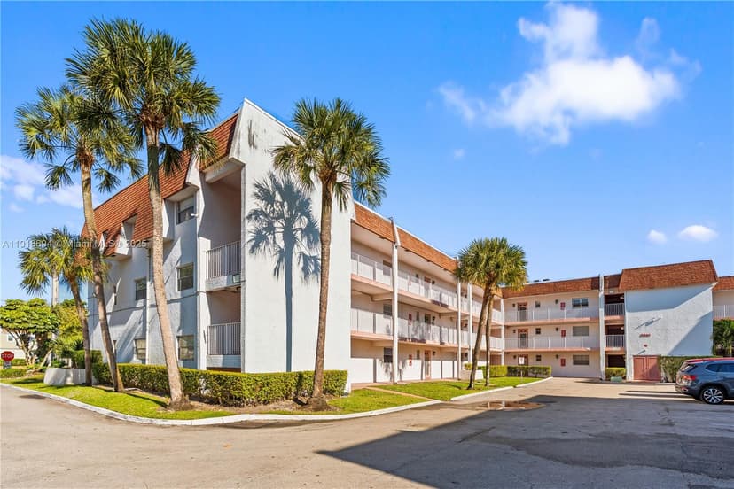 8000 Lagos De Campo Blvd # 104, Tamarac FL 33321