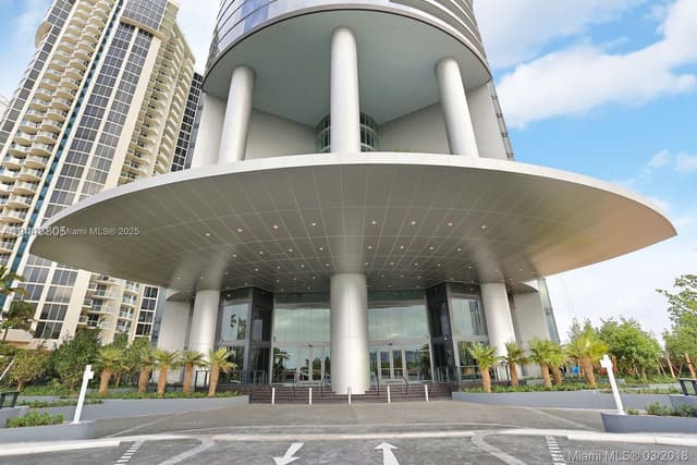 18555 COLLINS AVE # 4804, Sunny Isles Beach FL 33160 - Sunny Isles Beach, FL - Photo 3