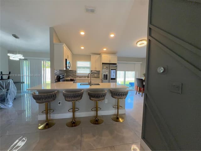 7523 SW 7th Pl, North Lauderdale FL 33068 - North Lauderdale, FL - Photo 6