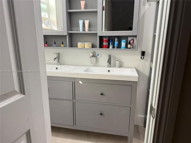 7523 SW 7th Pl, North Lauderdale FL 33068 - North Lauderdale, FL - Photo 7