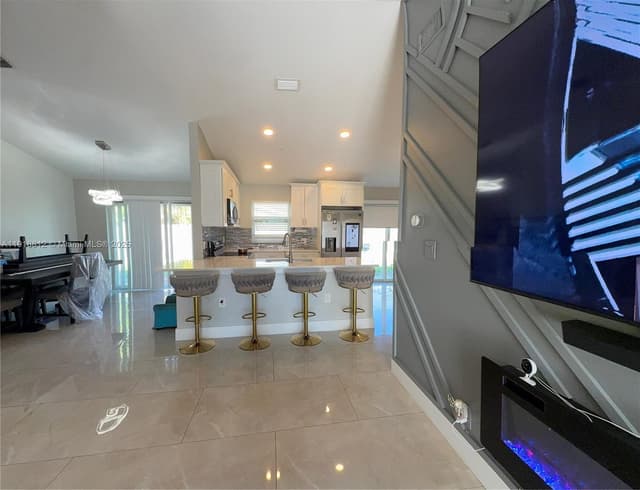 7523 SW 7th Pl, North Lauderdale FL 33068 - North Lauderdale, FL - Photo 5