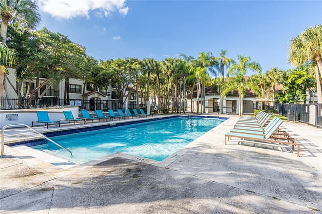 650 S Park Rd # 5, Hollywood FL 33021 - Hollywood, FL - Photo 2