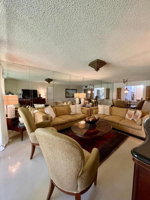 8592 W Sunrise Blvd # 111, Plantation FL 33322 - Plantation, FL - Photo 7