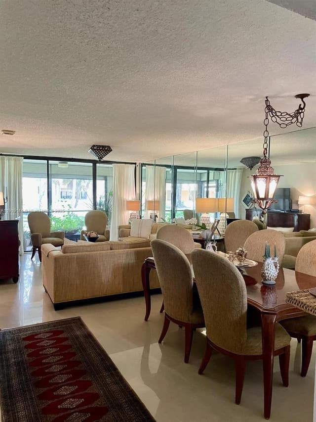 8592 W Sunrise Blvd # 111, Plantation FL 33322 - Plantation, FL - Photo 3