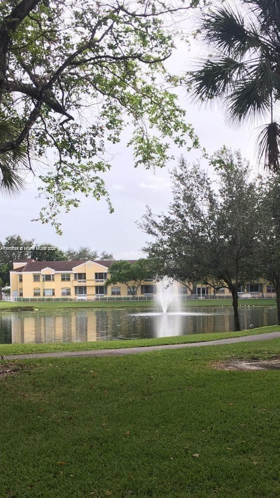 8592 W Sunrise Blvd # 111, Plantation FL 33322 - Plantation, FL - Photo 1