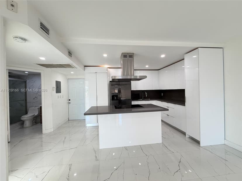 8290 Lake Dr # 427, Doral FL 33166