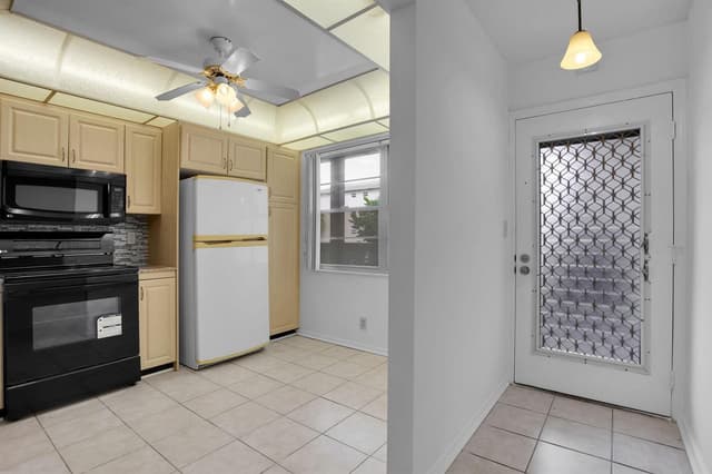 2006 Granada Drive # N2, Coconut Creek FL 33066 - Coconut Creek, FL - Photo 3