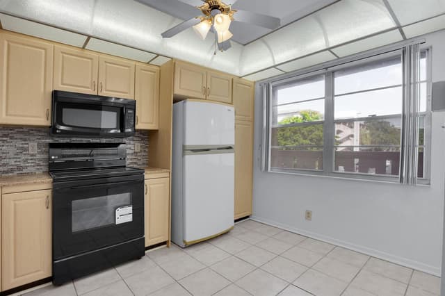 2006 Granada Drive # N2, Coconut Creek FL 33066 - Coconut Creek, FL - Photo 5