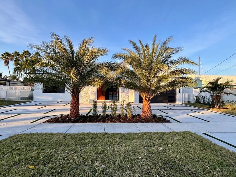 1409 SE 14th Ct, Deerfield Beach FL 33441