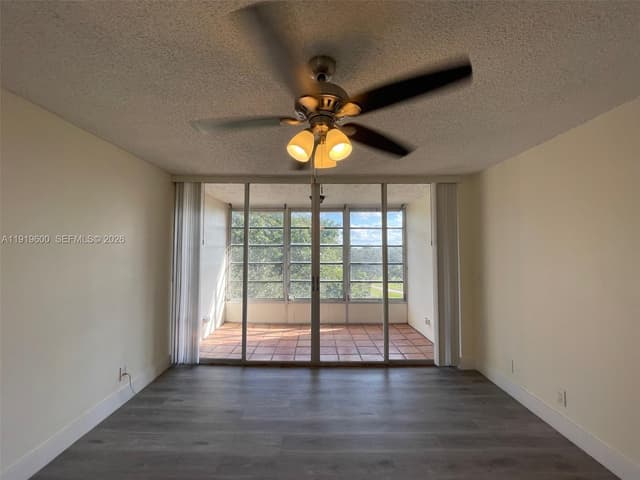 9471 Evergreen Pl # 401, Davie FL 33324 - Davie, FL - Photo 6