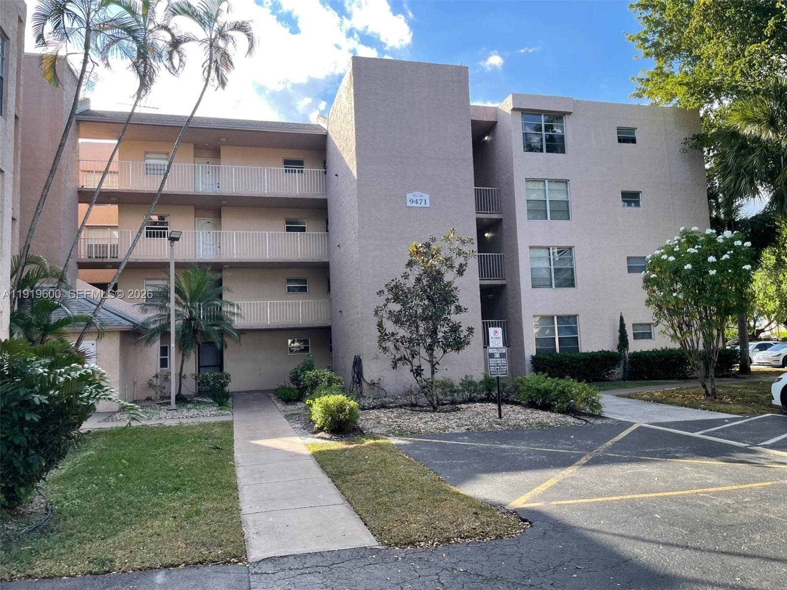 9471 Evergreen Pl # 401, Davie FL 33324 - Davie, FL - Photo 1