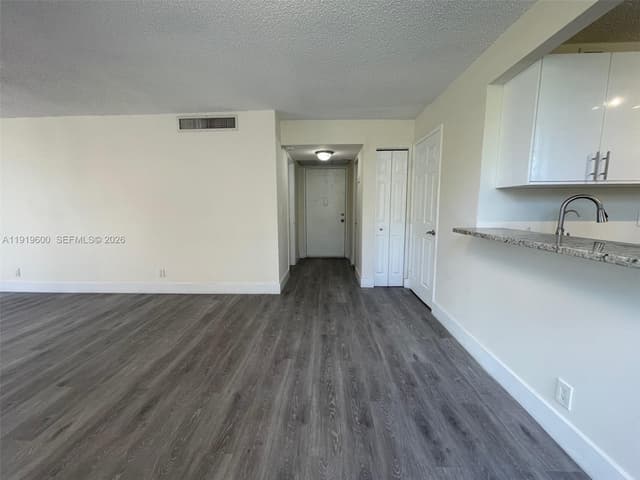 9471 Evergreen Pl # 401, Davie FL 33324 - Davie, FL - Photo 4