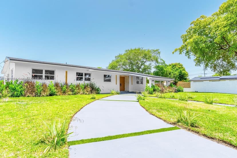 19661 NE 10th Pl, Miami FL 33179