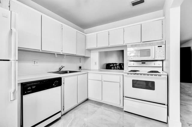 159 Lake Meryl Drive, West Palm Beach FL 33411 - West Palm Beach, FL - Photo 7